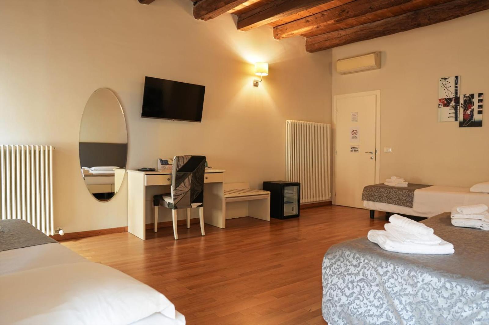 Honey Rooms Ferrara Kültér fotó